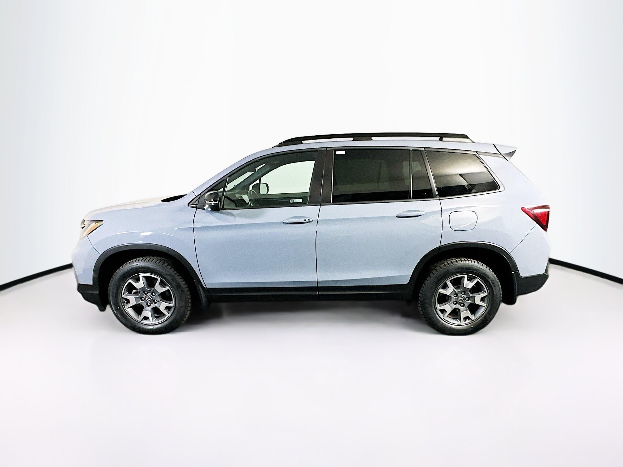 Used 2023 Honda Passport TrailSport image 4