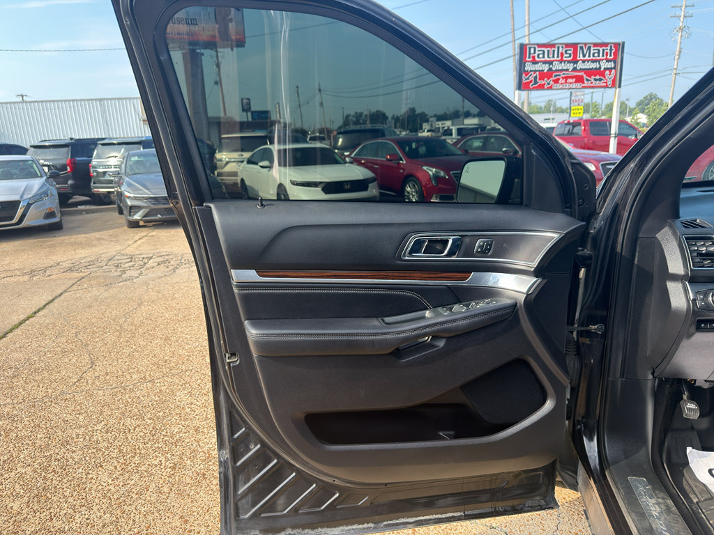 Used 2019 Ford Explorer Limited w/ Class III Trailer Tow Package AWD/4WD image 18