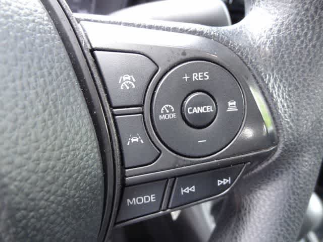 Used 2025 Toyota Corolla LE FWD image 18