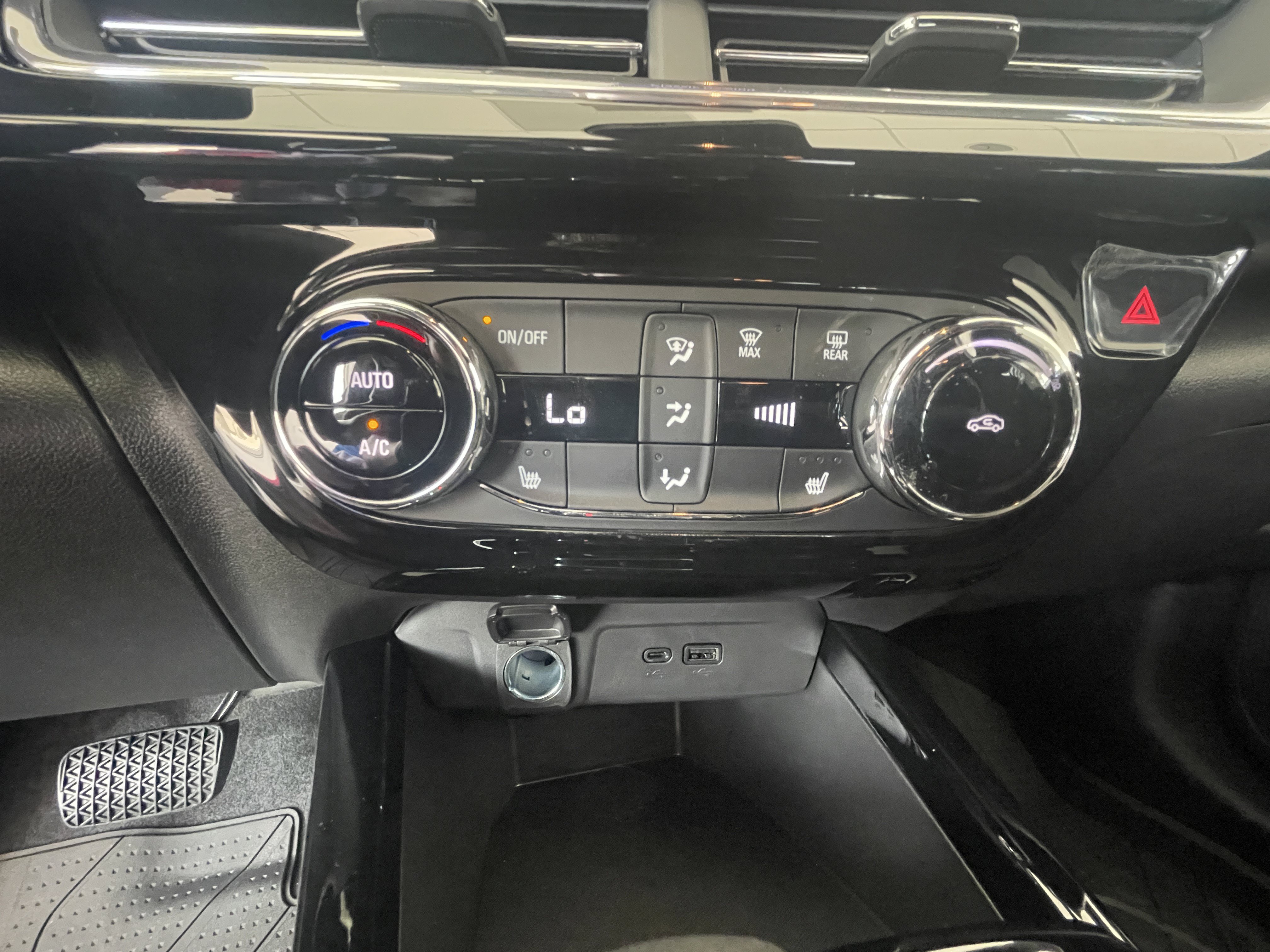 New 2026 Chevrolet Trax RS w/ Driver Confidence Package FWD image 15