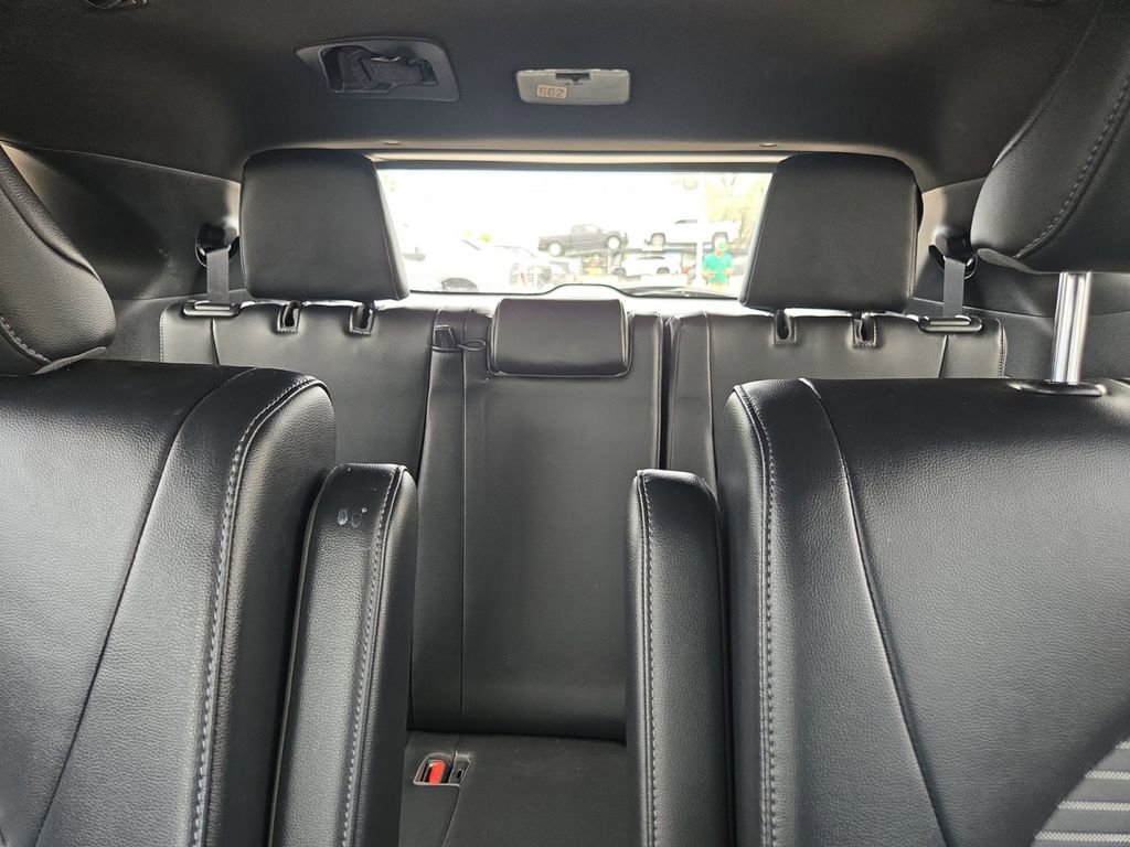 Used 2022 Toyota Highlander XSE AWD/4WD image 18
