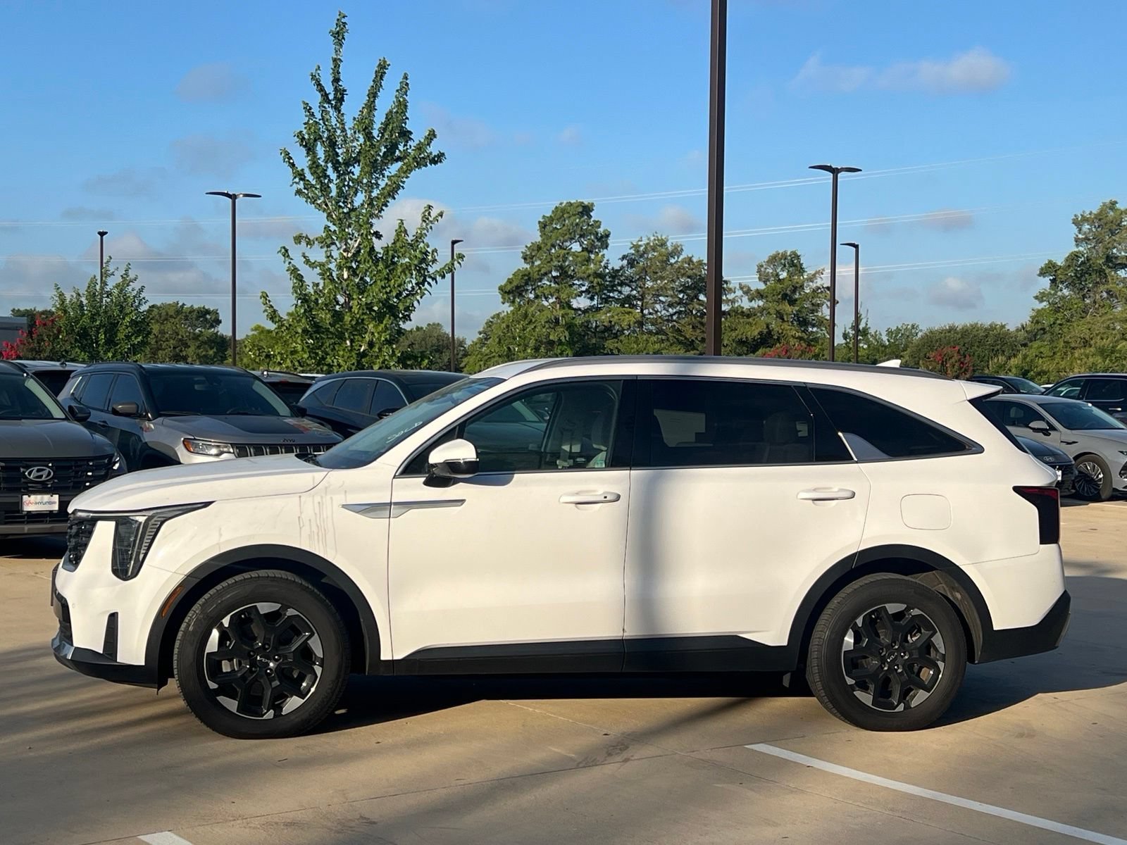 Used 2025 Kia Sorento S FWD image 6