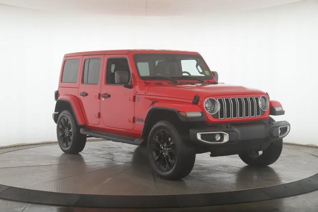 Used 2025 Jeep Wrangler Unlimited Sahara AWD/4WD image 2