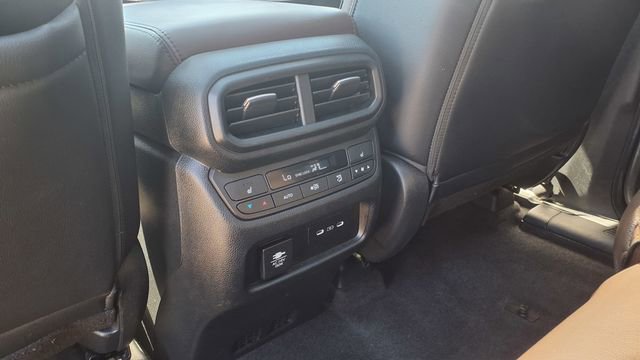 Used 2024 Honda Pilot Elite image 23