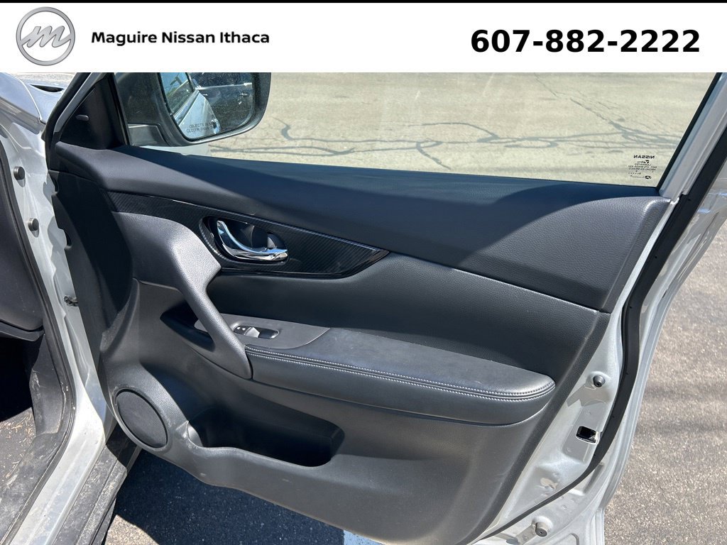 Used 2019 Nissan Rogue SL w/ Premium Package AWD/4WD image 11