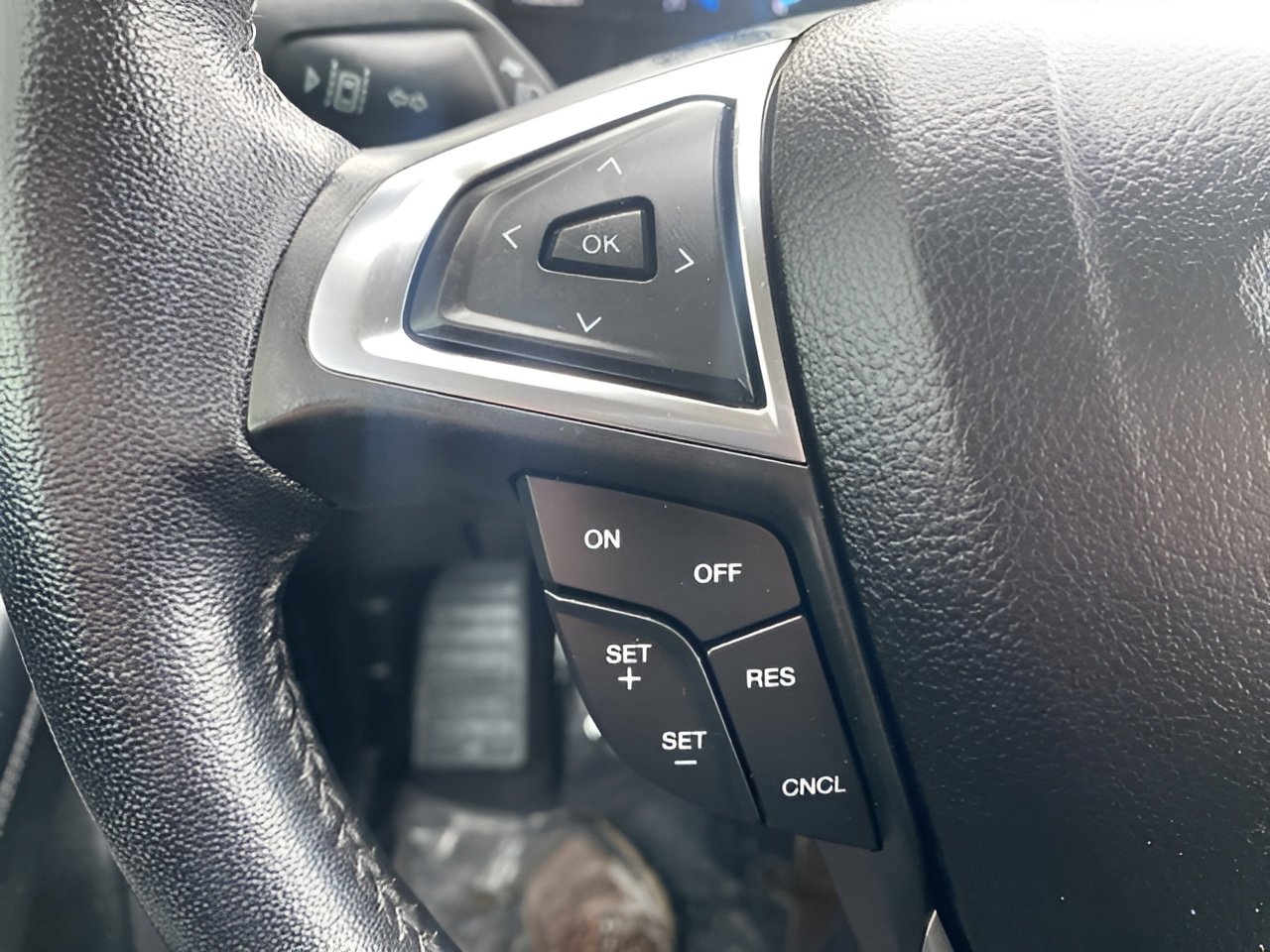 Used 2024 Ford Edge SEL w/ Convenience Package image 15