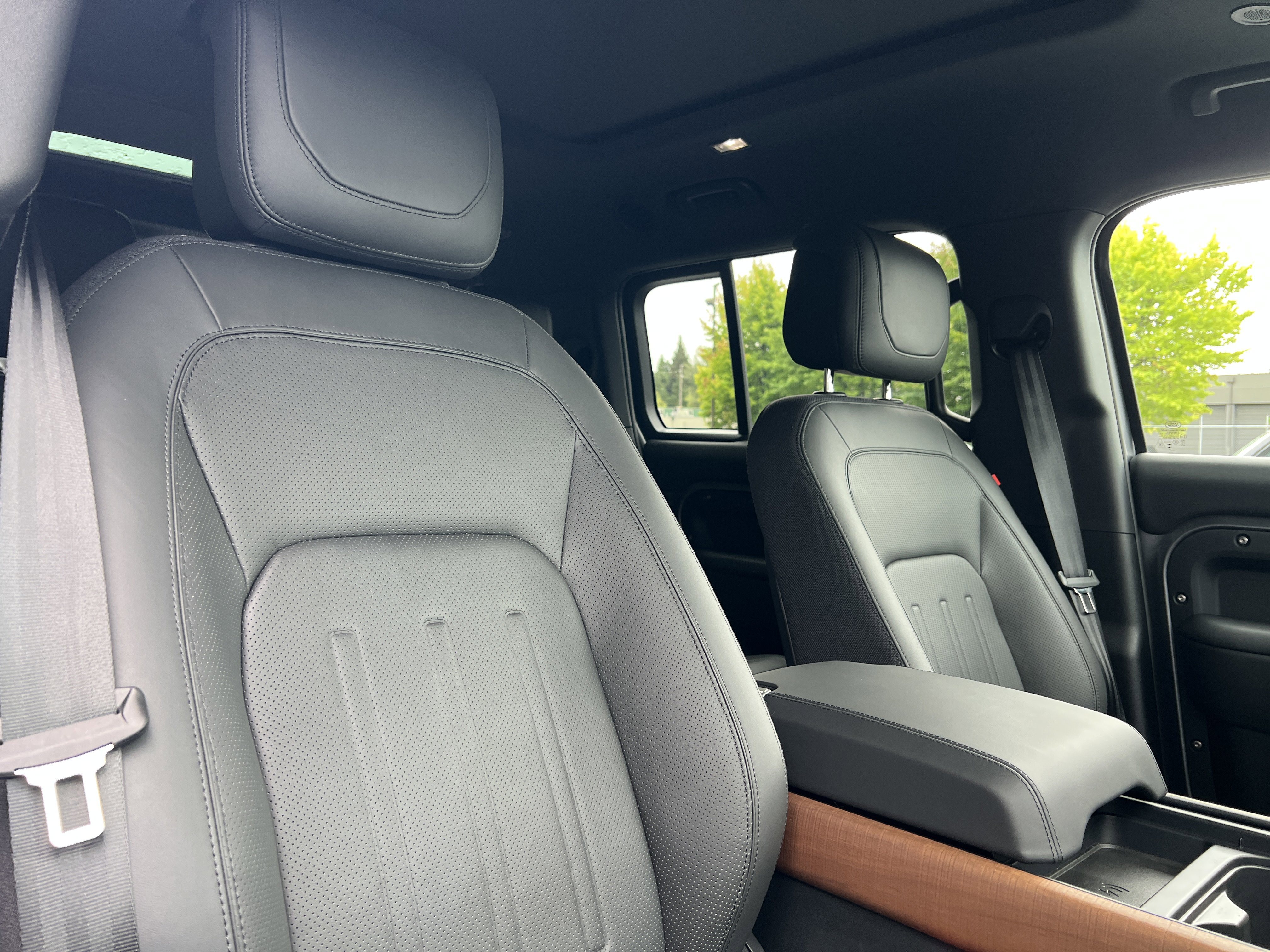 New 2024 Land Rover Defender 130 X image 12