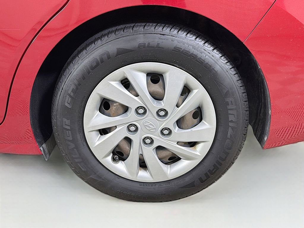 Used 2018 Hyundai Elantra SE w/ Cargo Package FWD image 28