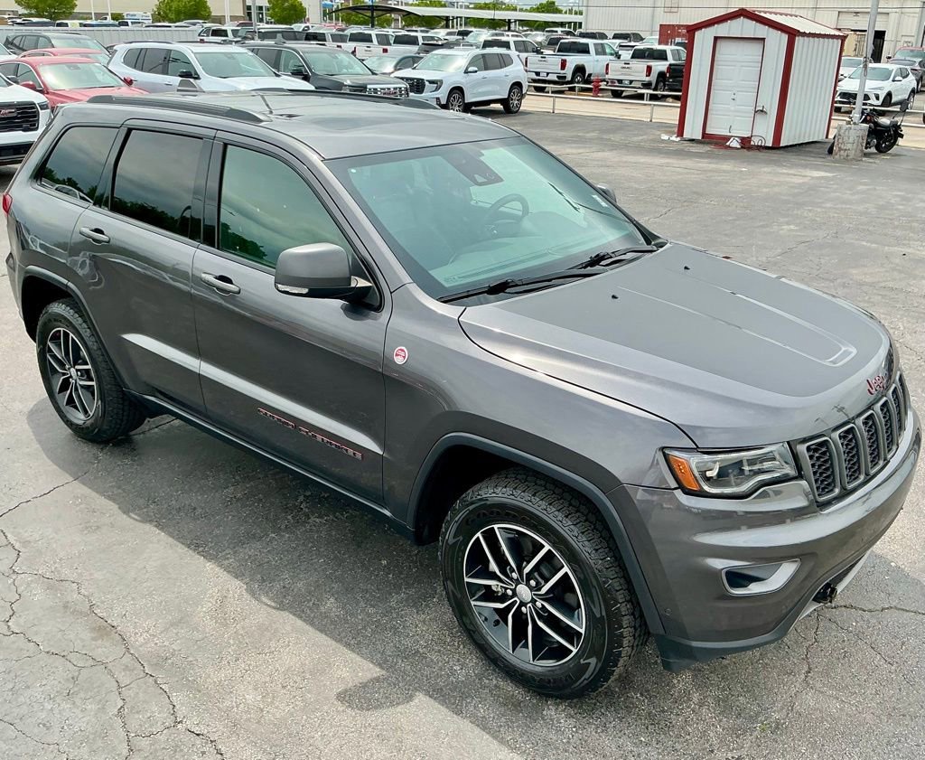 Used 2017 Jeep Grand Cherokee Trailhawk w/ Trailhawk Luxury Group image 4