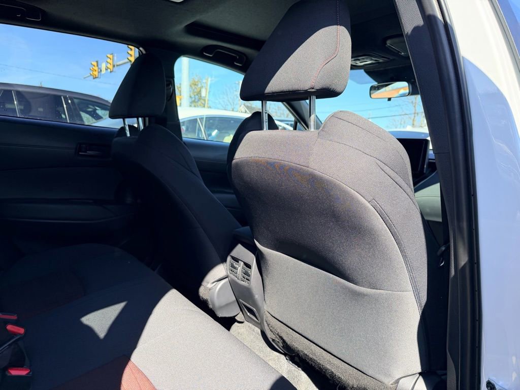 Used 2025 Toyota Corolla Cross AWD Hybrid w/ Moonroof Package image 17