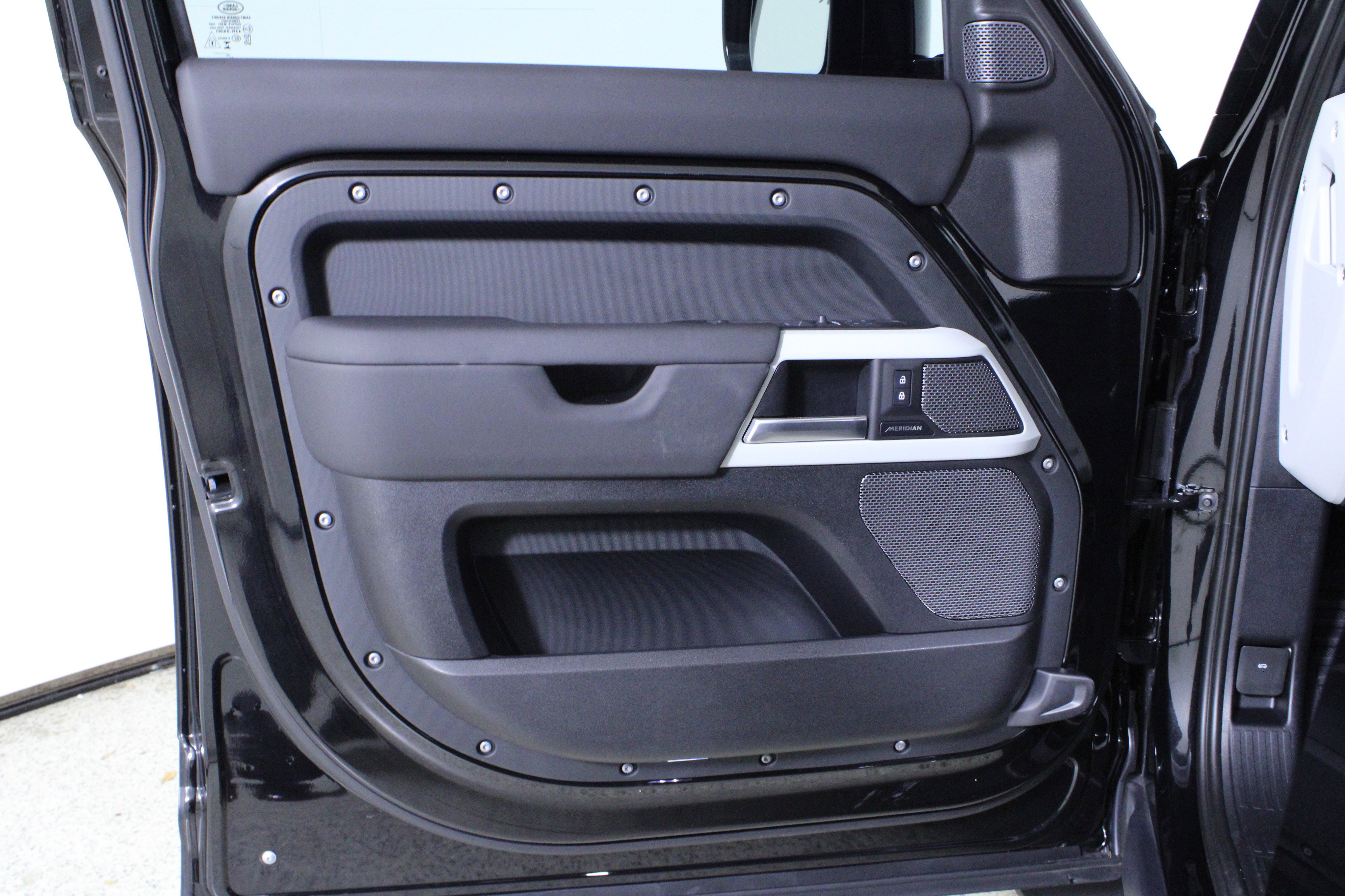 Used 2024 Land Rover Defender 110 S image 16