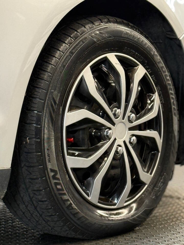 Used 2013 Ford Fusion S FWD image 18