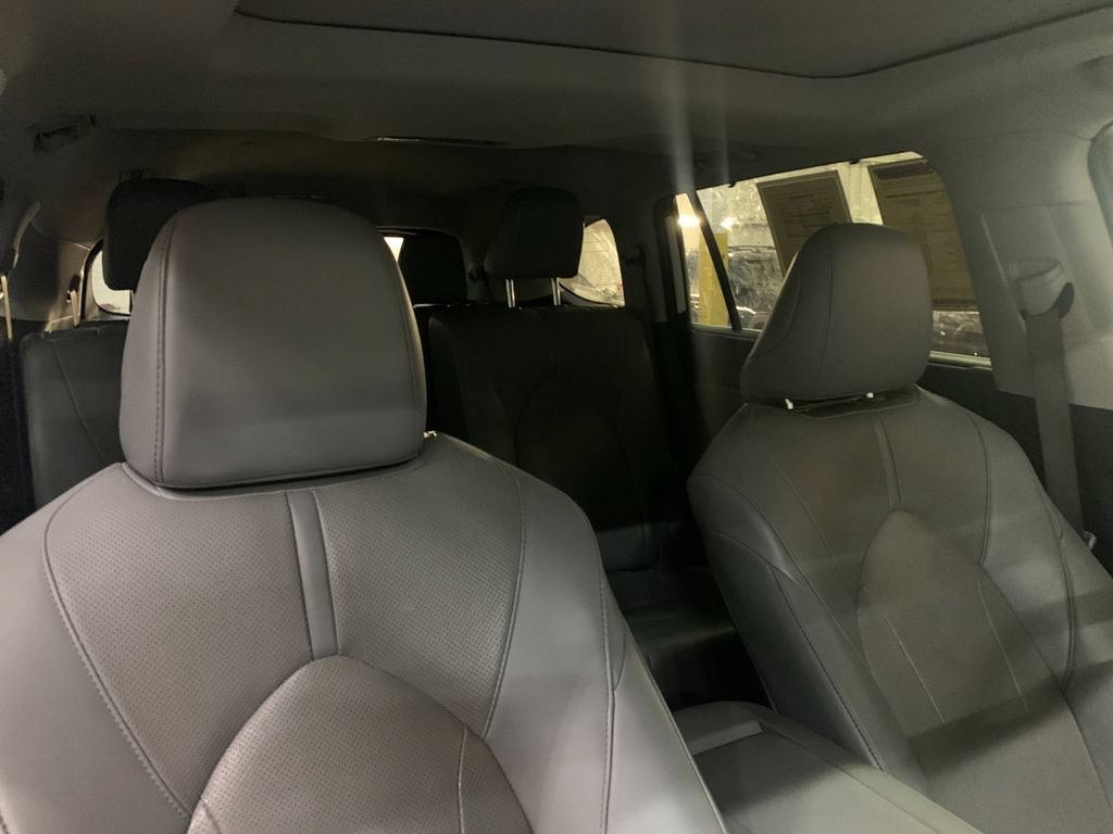 Used 2022 Toyota Highlander Limited AWD/4WD image 21