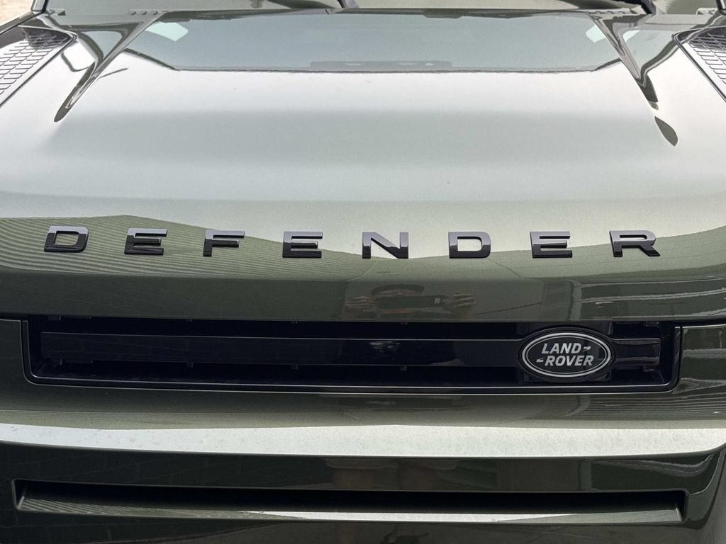 New 2026 Land Rover Defender 110 X-Dynamic SE AWD/4WD image 10
