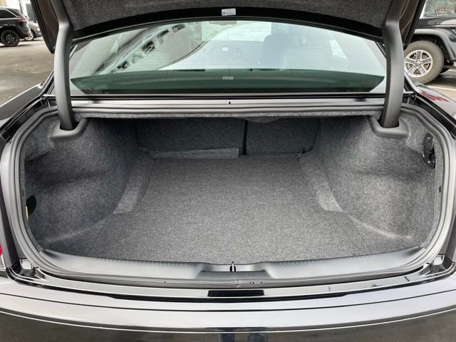 Used 2023 Chrysler 300 C image 31