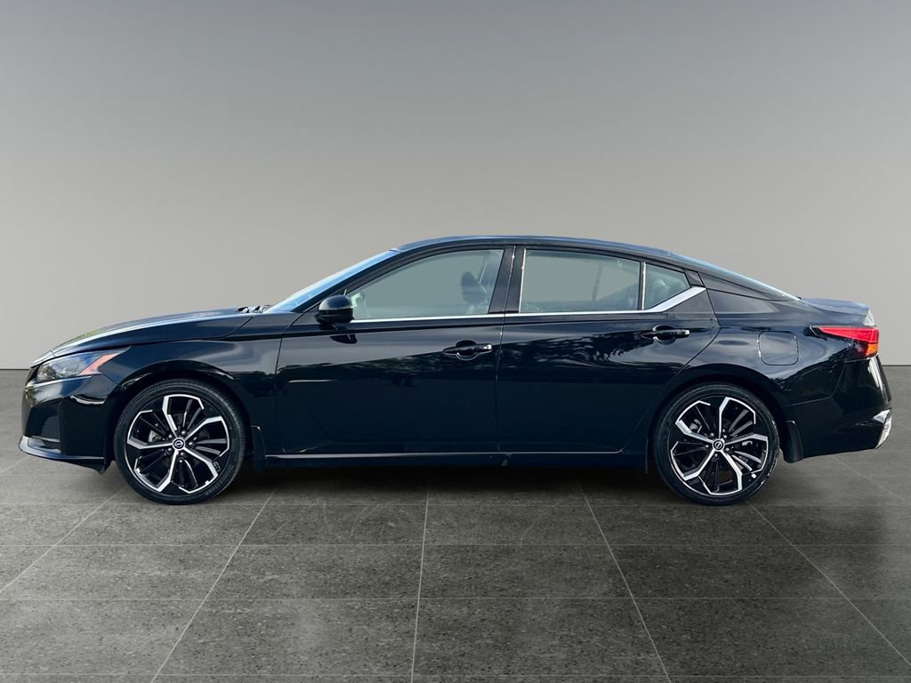 Used 2025 Nissan Altima 2.5 SR FWD image 5