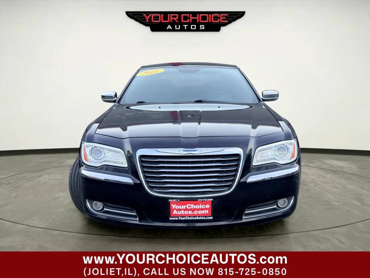 Used 2011 Chrysler 300 Limited RWD image 8