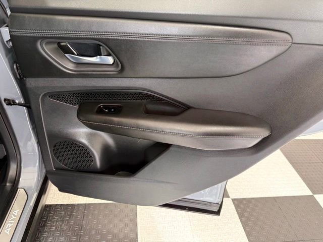 Used 2024 Nissan Ariya FWD image 23