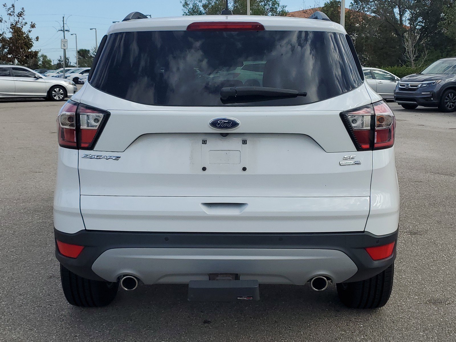 Used 2017 Ford Escape SE w/ Equipment Group 201A image 6