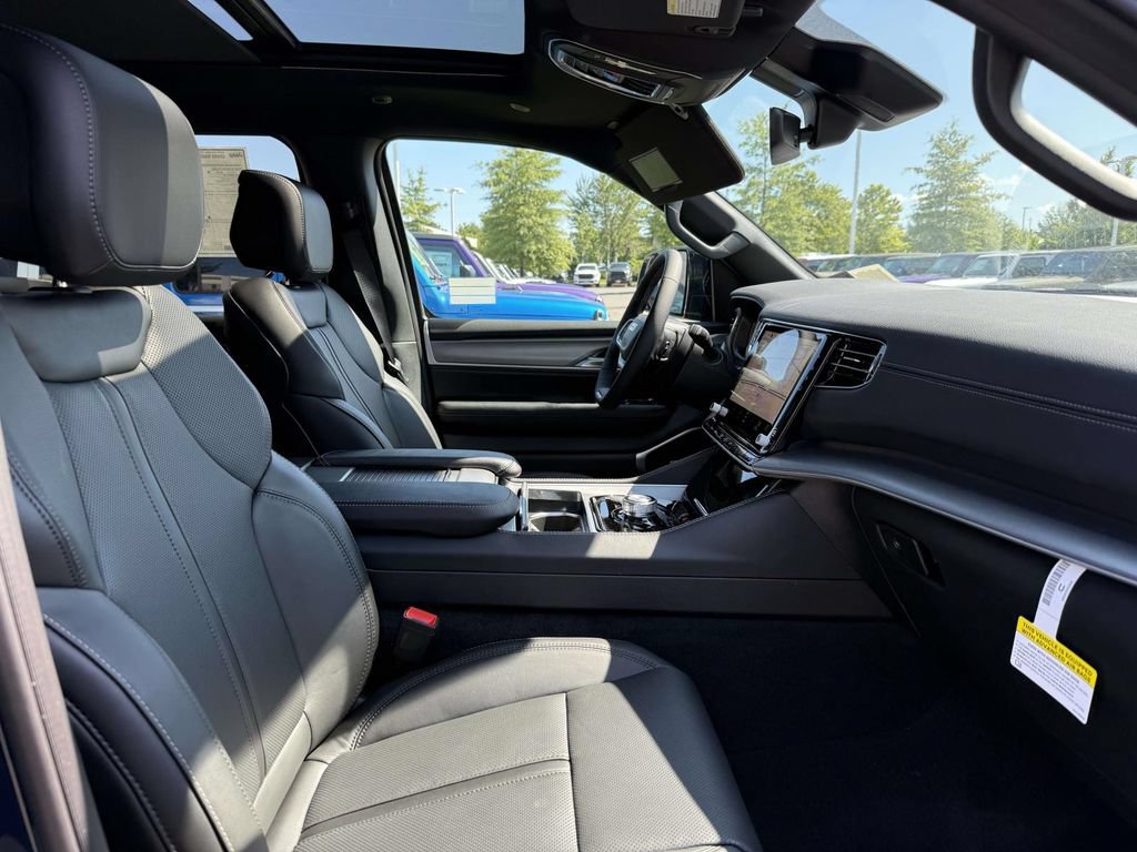 New 2026 Jeep Grand Wagoneer L 4WD w/ Premium Group I image 15