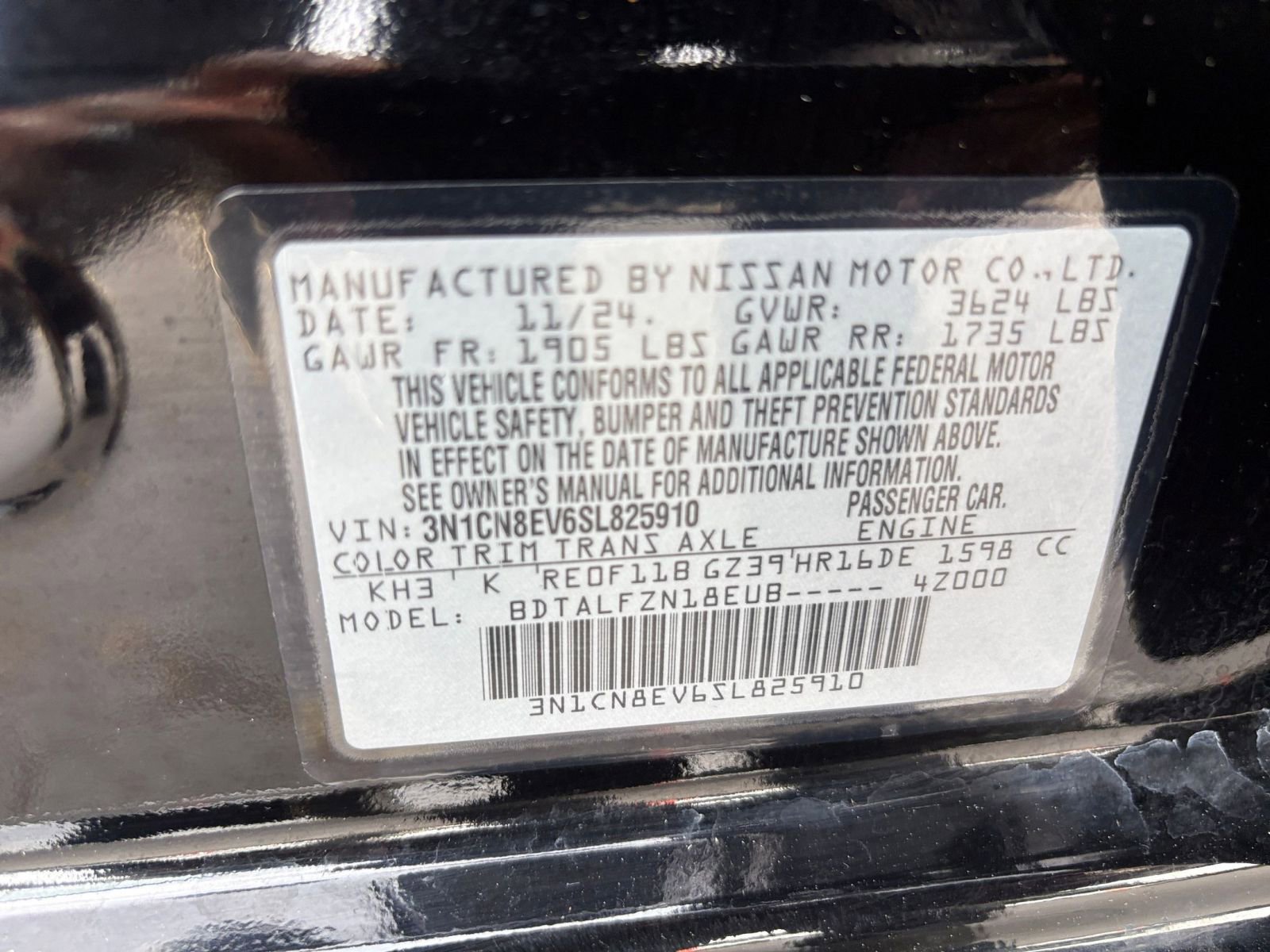 Used 2025 Nissan Versa SV w/ Trunk Package image 27