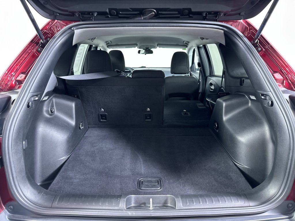 Used 2019 Jeep Cherokee Latitude w/ Cold Weather Group AWD/4WD image 9