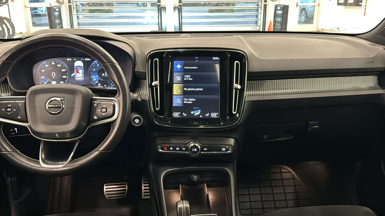 Used 2021 Volvo XC40 T5 R-Design w/ Protection Package AWD/4WD image 11