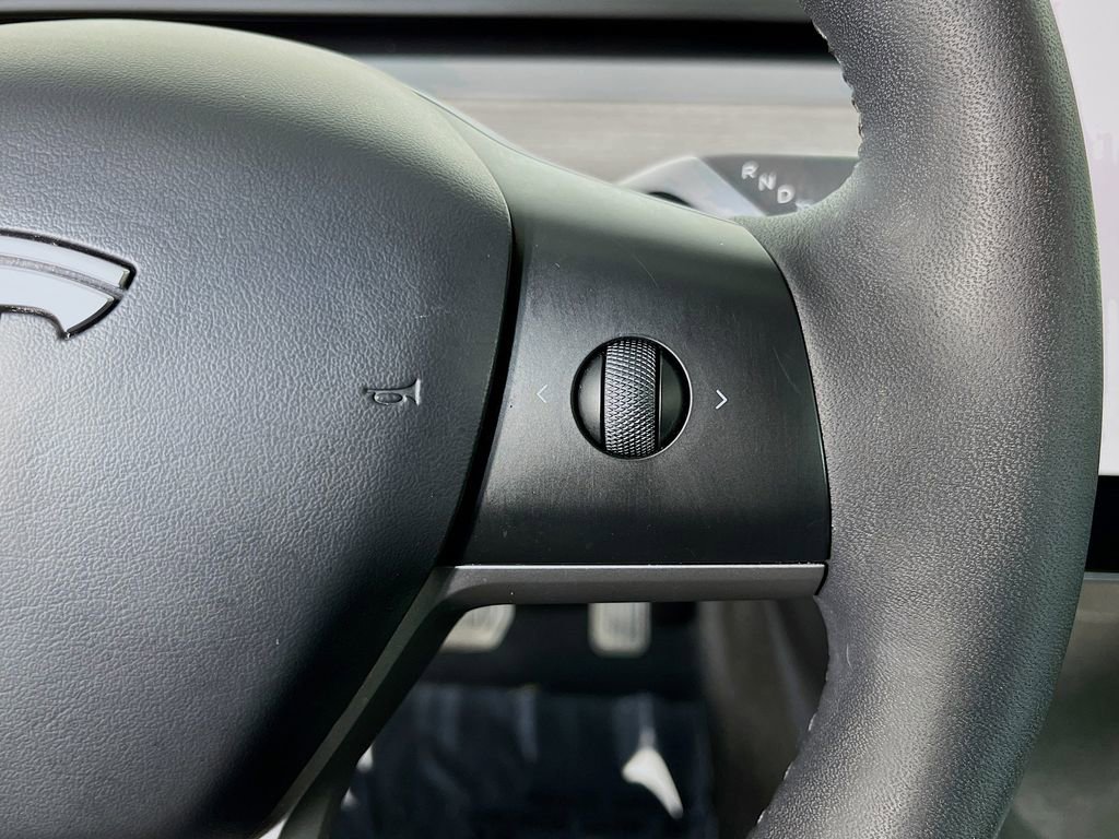 Used 2023 Tesla Model 3 Standard Range image 15