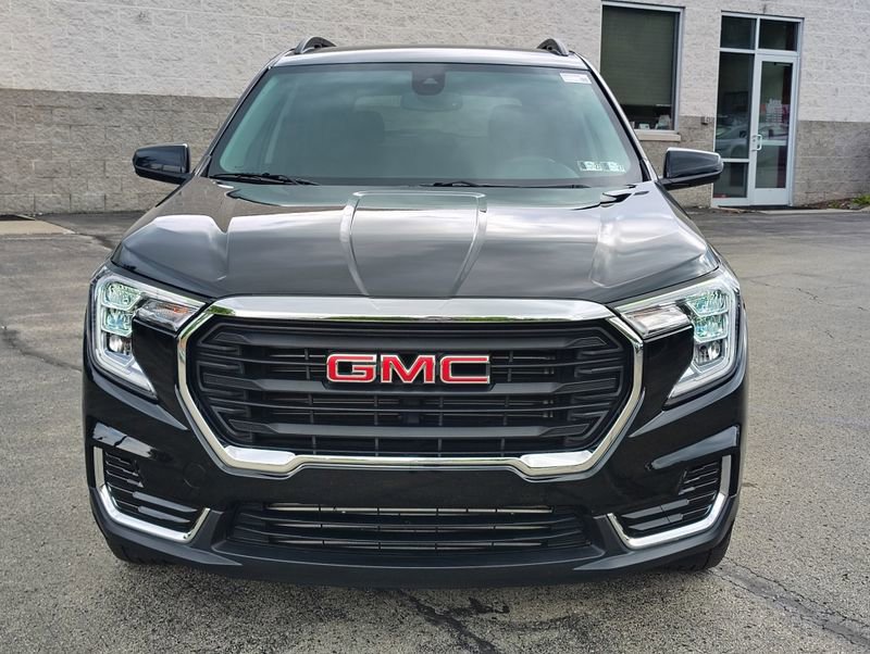 Used 2023 GMC Terrain SLE w/ Driver Convenience Package AWD/4WD image 2