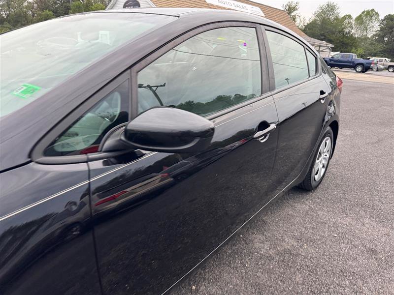 Used 2018 Kia Forte LX image 13