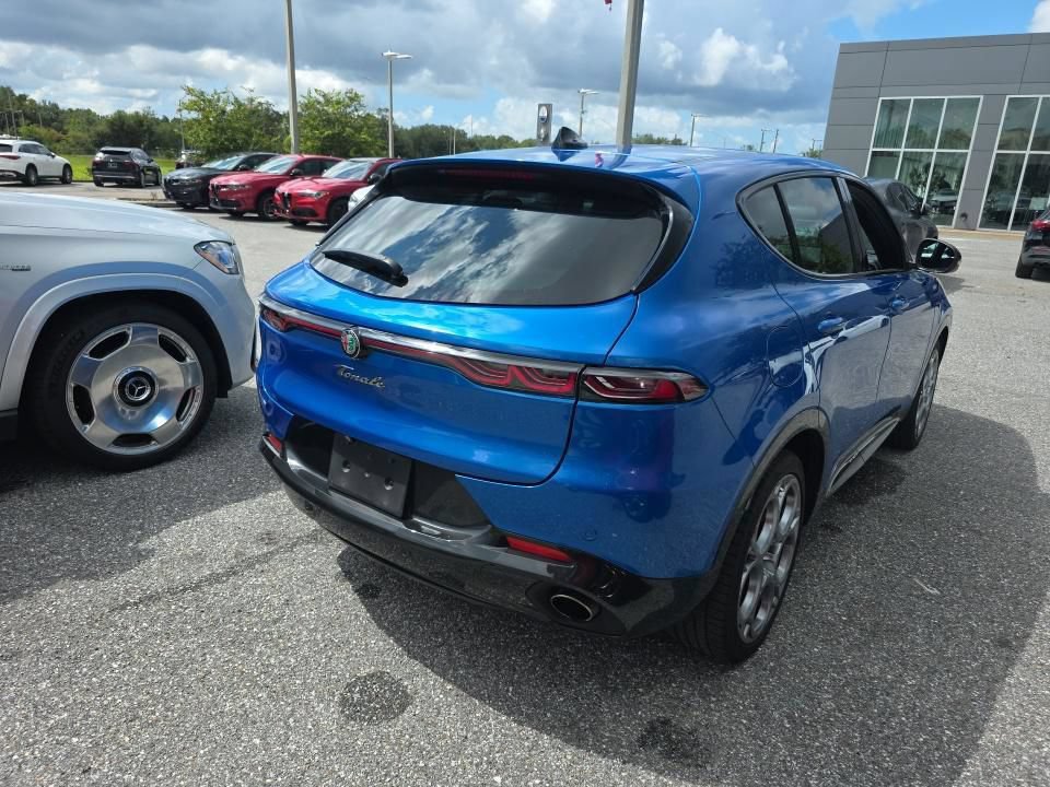 Used 2024 Alfa Romeo Tonale Veloce AWD/4WD image 2