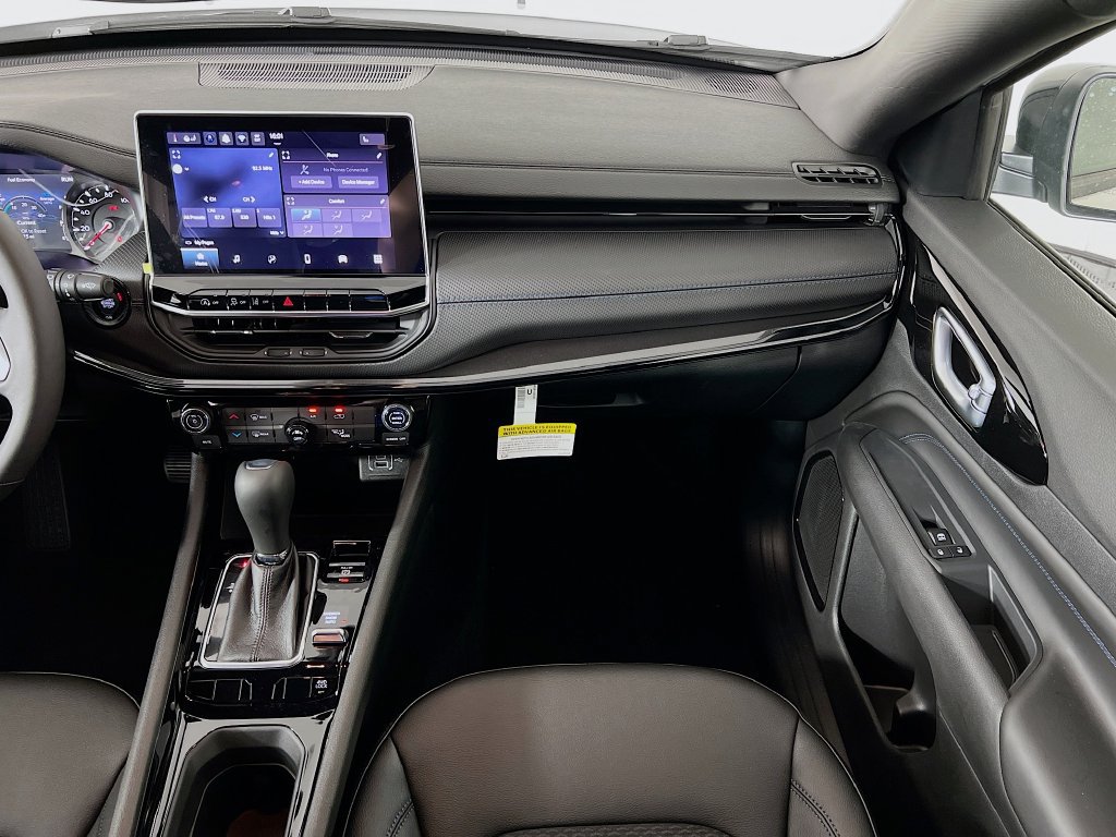 New 2026 Jeep Compass Latitude AWD/4WD image 22