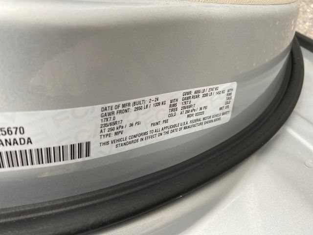 Used 2024 Chrysler Pacifica Touring-L FWD image 23