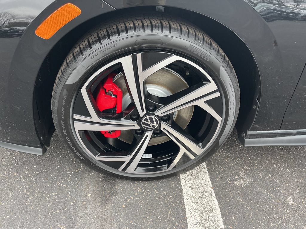 New 2026 Volkswagen GTI SE FWD image 8