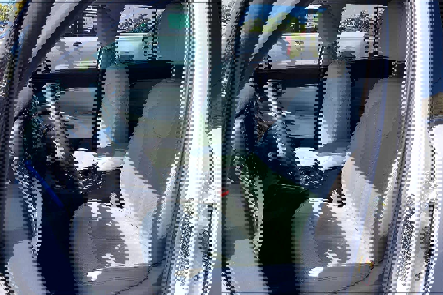 Used 2023 Kia Sorento S image 24