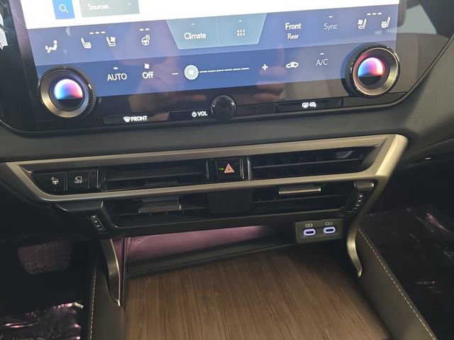 Used 2025 Lexus RX 350 w/ Convenience Package image 23
