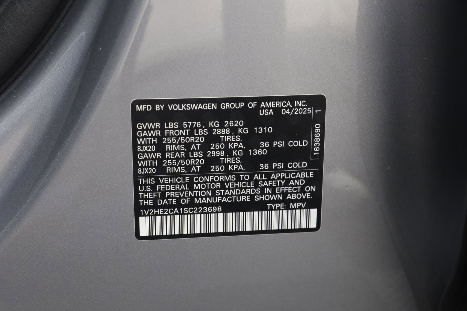 Used 2025 Volkswagen Atlas Cross Sport SE image 24