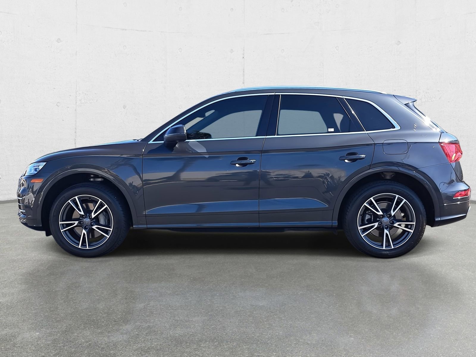 Used 2020 Audi Q5 e Premium w/ Convenience Package image 8