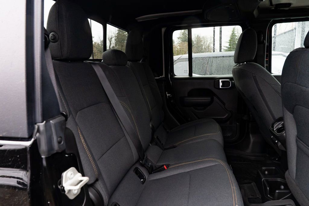 Used 2024 Jeep Gladiator Sport image 22