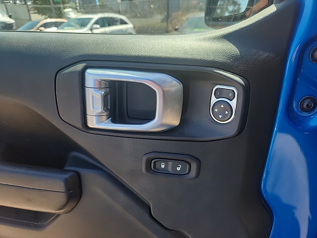 Used 2024 Jeep Wrangler Unlimited AWD/4WD image 26