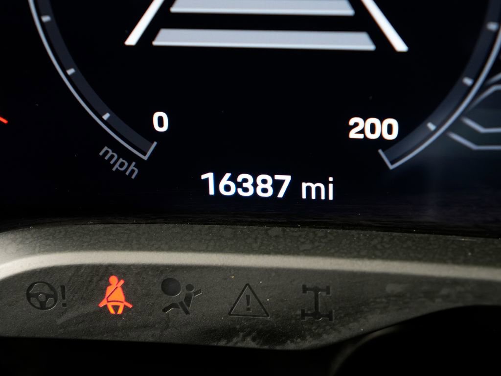 Certified 2022 Porsche Taycan 4S image 23