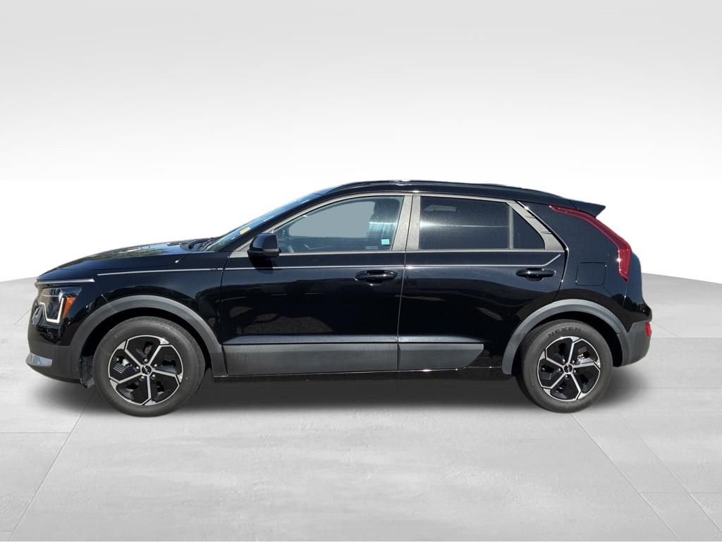 Used 2023 Kia Niro LX FWD image 2