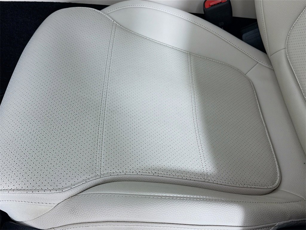 Used 2025 Mercedes-Benz C 300 4MATIC Sedan image 21