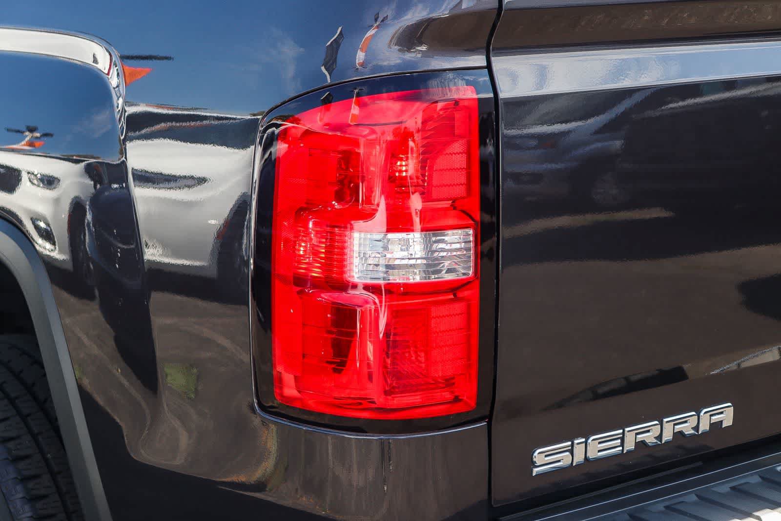 Used 2014 GMC Sierra 1500 SLT w/ SLT Crew Cab Value Package RWD image 7