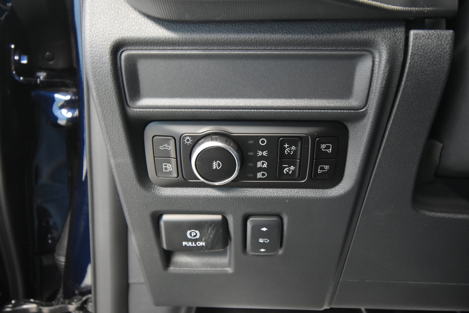 New 2025 Ford F150 Platinum w/ Equipment Group 702A High image 7