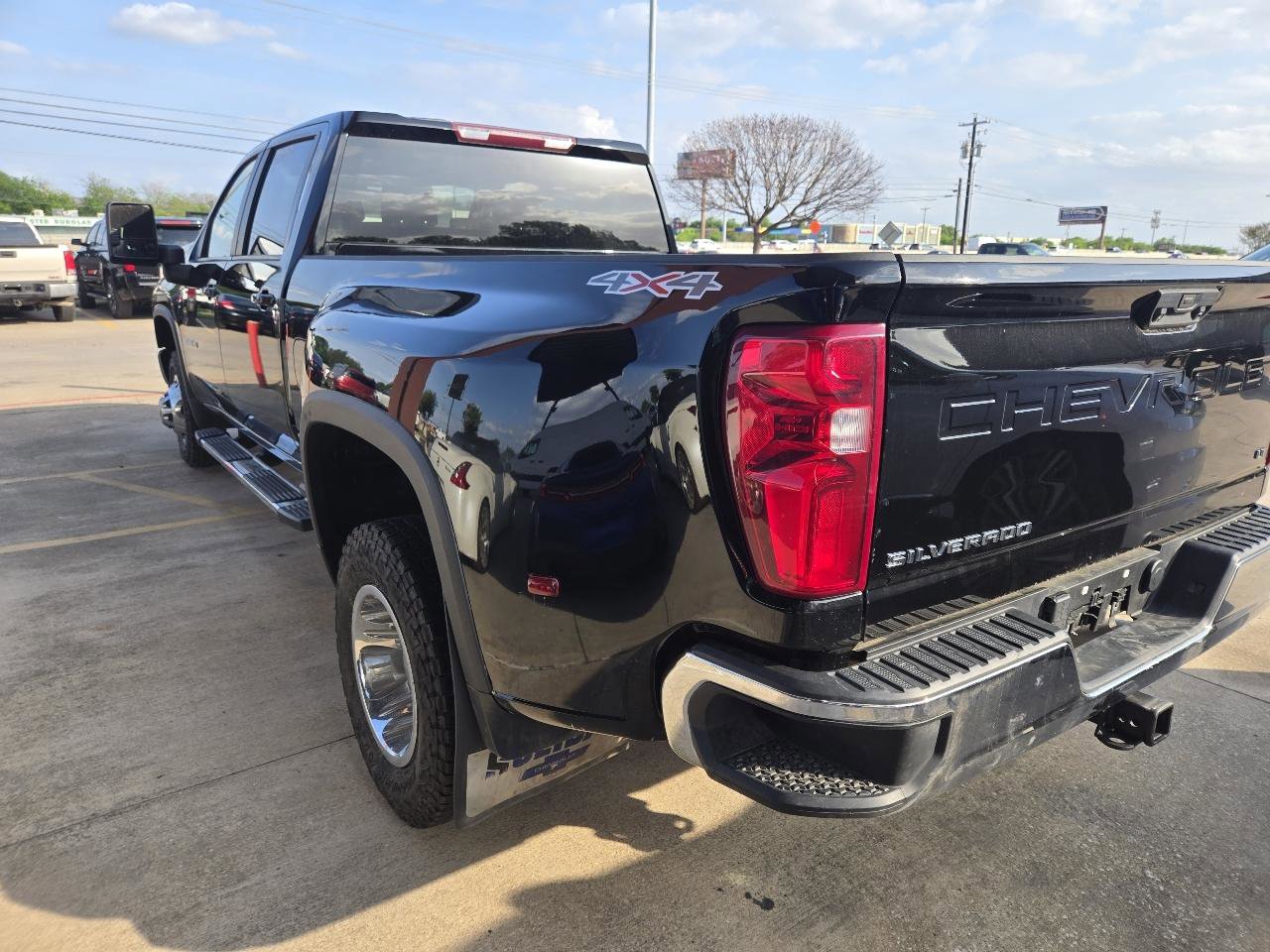 Used 2022 Chevrolet Silverado 3500 LT w/ Convenience Package AWD/4WD image 6