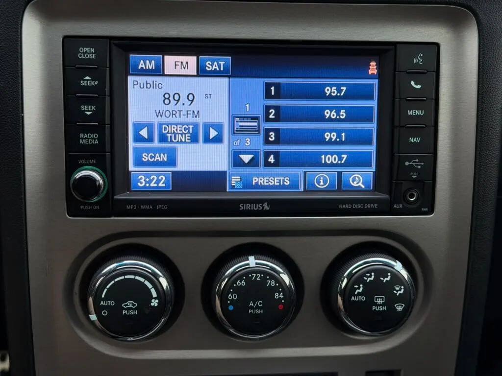 Used 2012 Dodge Challenger SRT8 RWD image 22