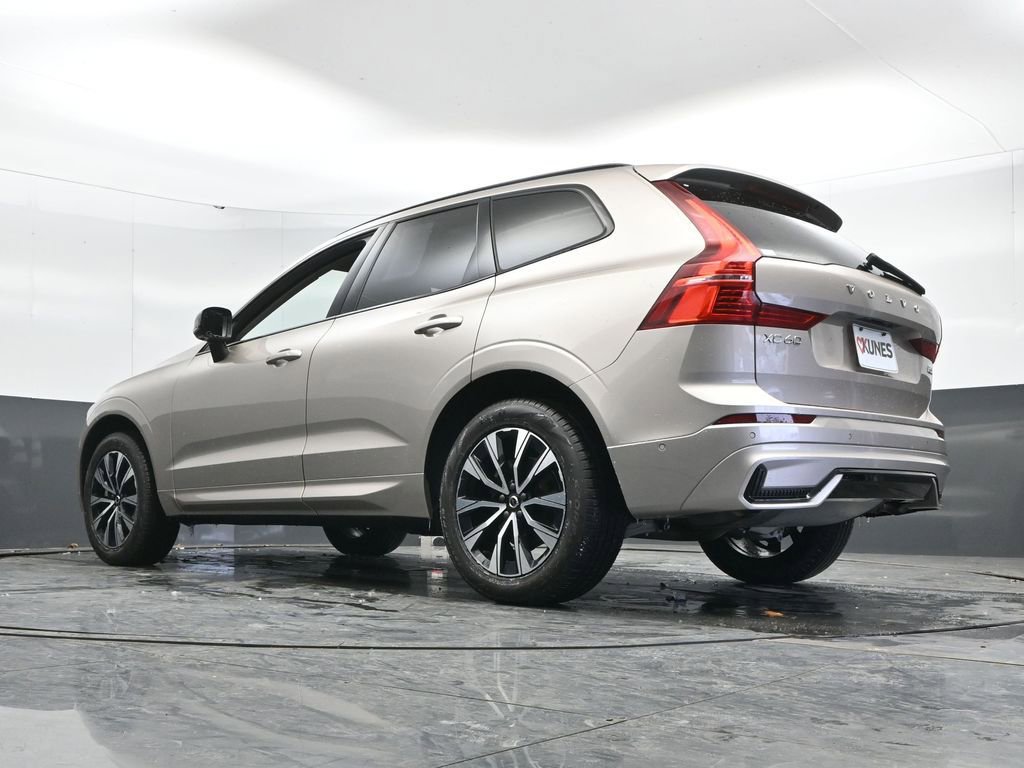 Used 2025 Volvo XC60 B5 Plus image 50