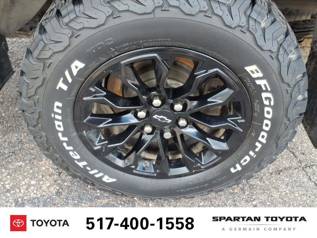 Used 2022 Chevrolet Colorado Z71 w/ Safety Package image 12