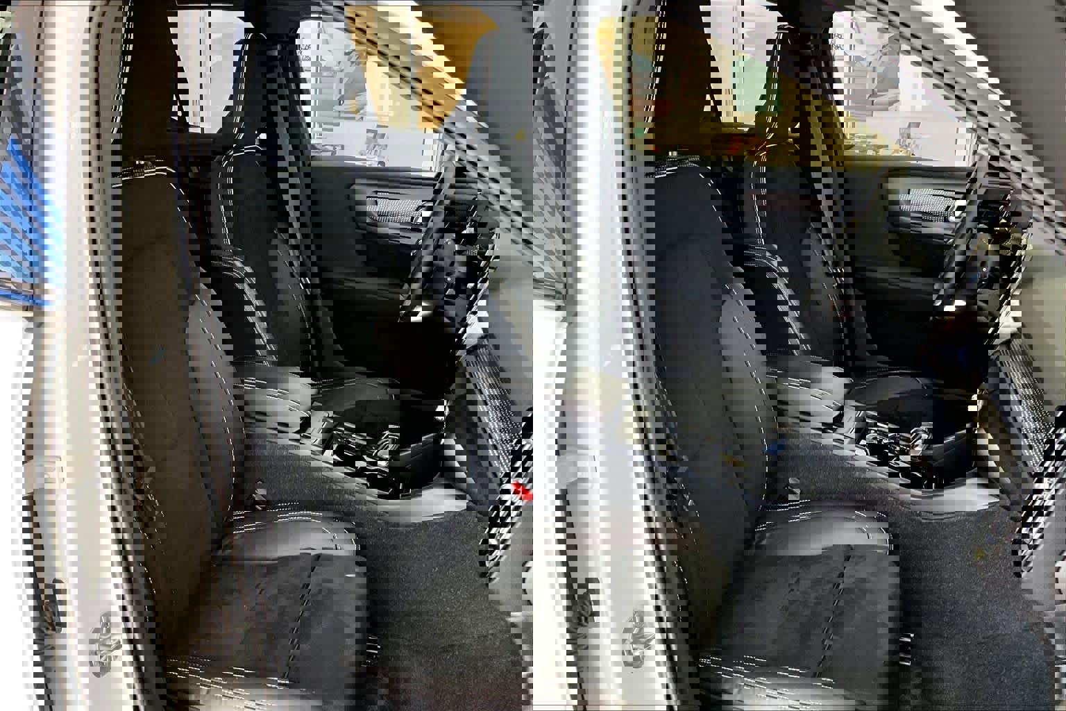 Certified 2022 Volvo XC40 T4 R-Design w/ Advanced Package image 7